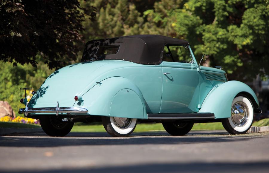  Ford DeLuxe Roadster 1937 года  (фото 3 из 3)